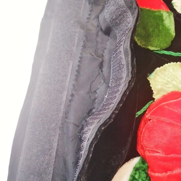 Throw Pillow Cover One Set Decor Velvet 3D Red Flowers Black, Cushion Cases. - Picture 10 of 10